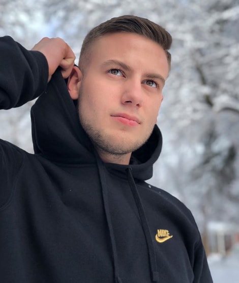 Mid Fade With Side Part Comb Over